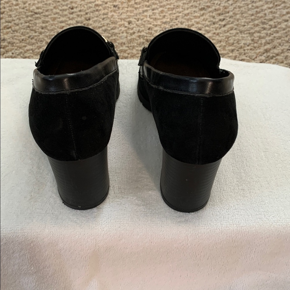 Giani Bernini Black Loafers with Gold Chain and Leather Accent - Picture 4 of 9